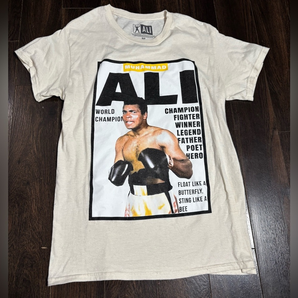 Muhammad Ali Tshirt Tee size Small unisex GUC